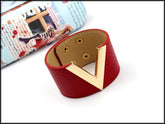 V Shape Black White Red 18K Gold PU Leather Wrist Band Bracelet For Women