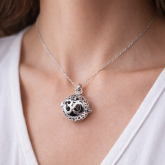 Openable Om Symbol Locket Silver Plated Alloy Pendant Chain For Women