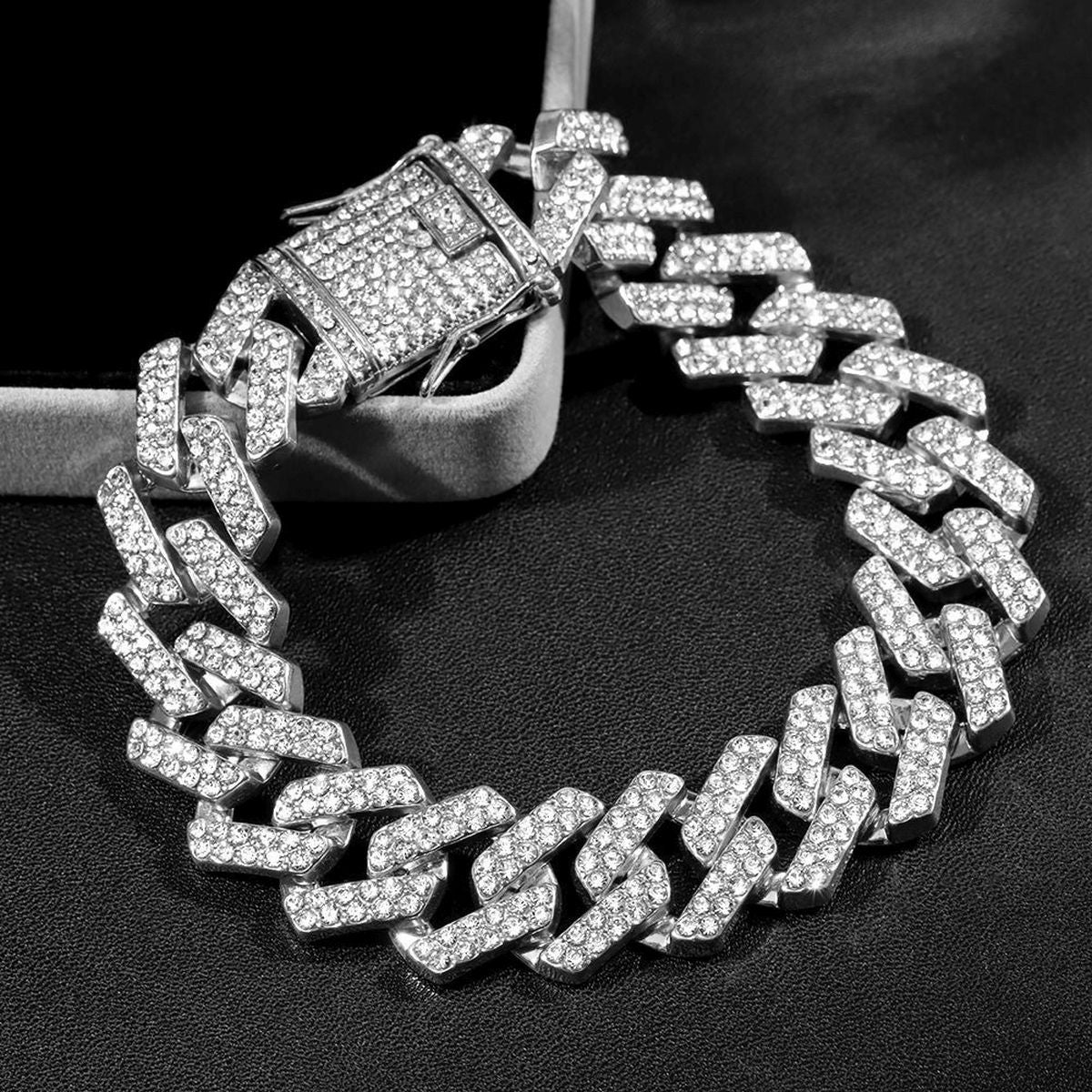 – ZIVOM - Main Image