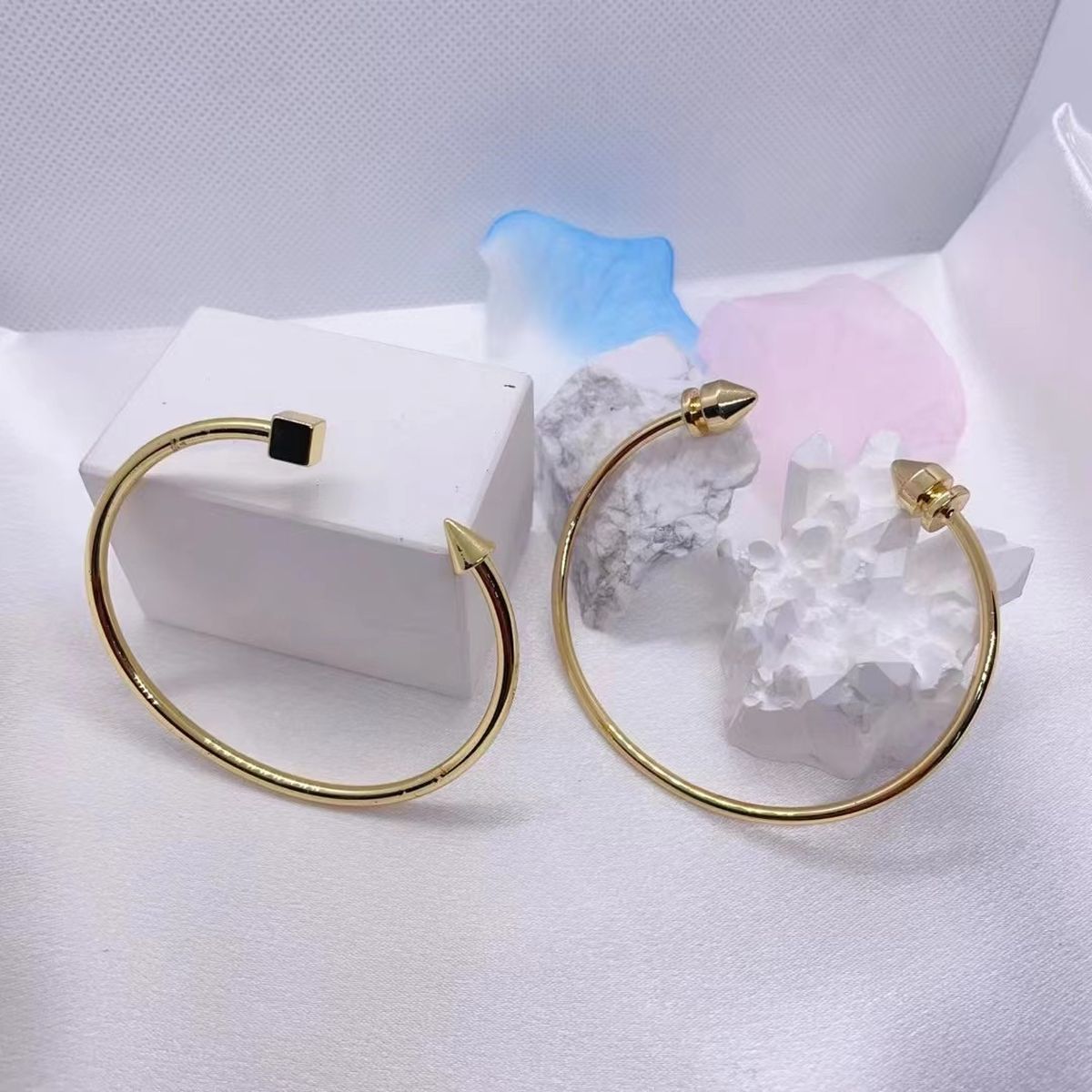 Square Arrow End 18K Gold Anti Tarnish Bracelet Cuff For Women