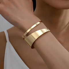 Designer 18K Gold Cuff Kada Bracelet For Women