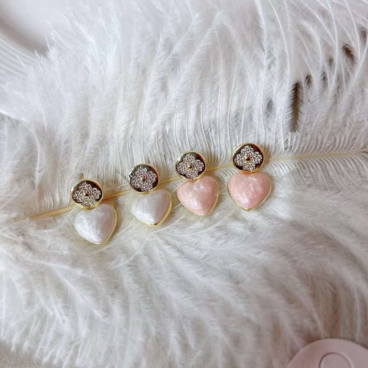 Clover Heart White 18K Gold Cubic Zirconia Anti Tarnish Stud Earring For Women