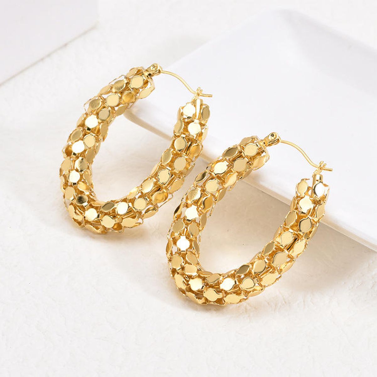 Chunky Oval 18K Gold Stainless Steel Anti Tarnish Hoop Earring For Women