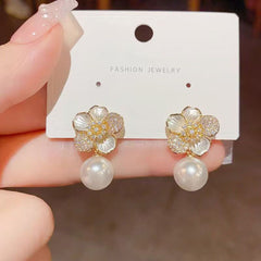 Flower Cubic Zirconia Pearl 18K Gold White Anti Tarnish Stud Earring For Women
