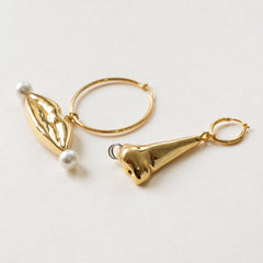 Pout And Poise Pearl White 18K Gold Brass Anti Tarnish Hoop Dangler Earring For Women