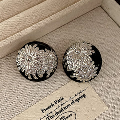 White Black Flower Gold Anti Tarnish Copper Stud Earrings For Women