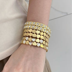 Heart Stretchable Gold Plated CZ Anti Tarnish Brass Bracelet For Women