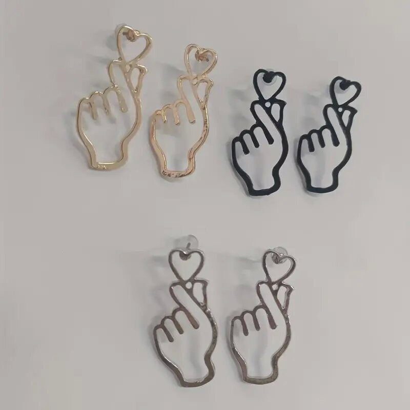 Hand Heart Black Silver 18K Gold Plated Anti Tarnish Dangler Earring For Women