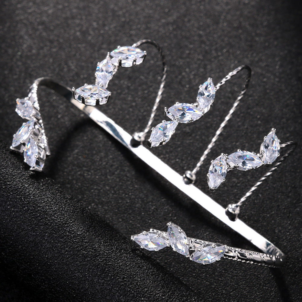 Solitaire Cubic Zirconia Silver Adjustable finders Ring For Women