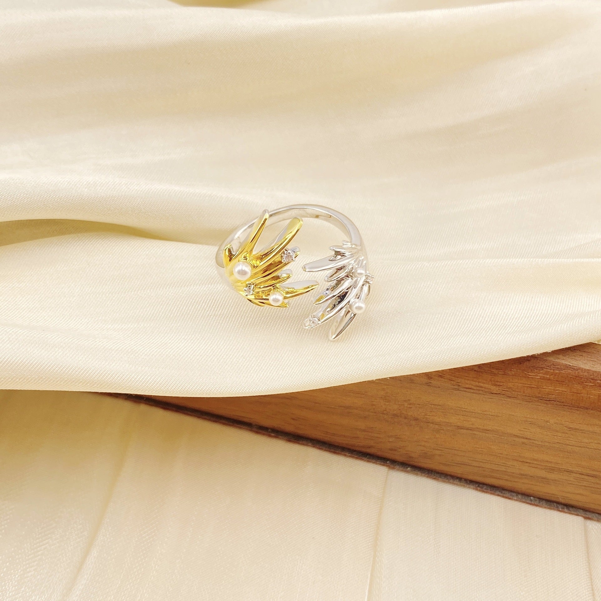 Two Tone Pointy Pearl 18K Gold Silver Adjustable Ring For Women