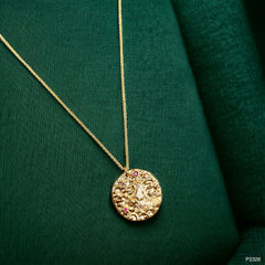 Pisces Beaten 18K Gold Medallion Zodiac Sign Chain for Women