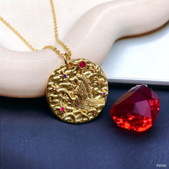 Pisces Beaten 18K Gold Medallion Zodiac Sign Chain for Women
