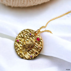 Pisces Beaten 18K Gold Medallion Zodiac Sign Chain for Women