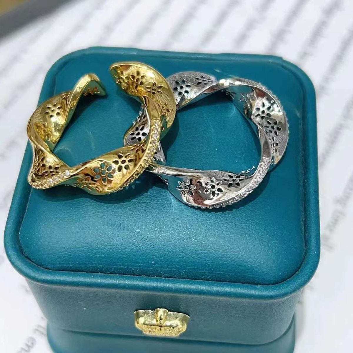 Curly Flower Cubic Zirconia 18K Gold Anti Tarnish Free Size Ring For Women