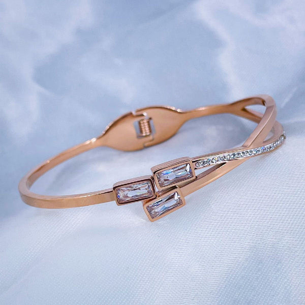 Clover Lv Rose Gold American Diamonds Stainless Steel Openable Bangle –  ZIVOM