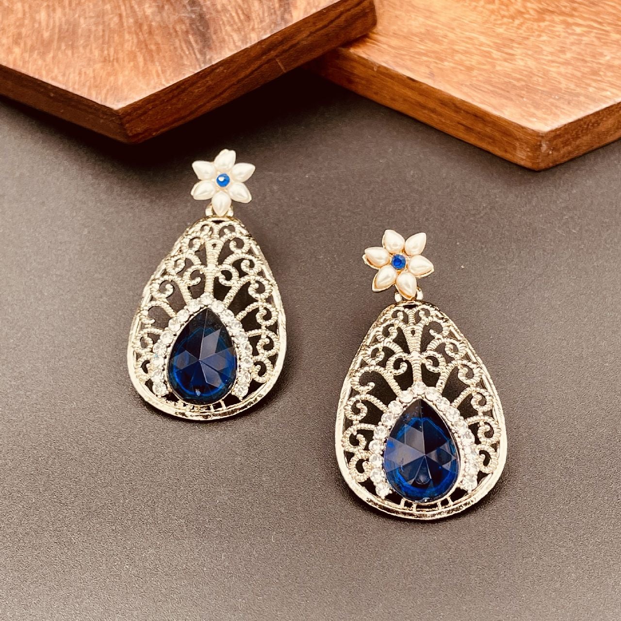 Pear Flower Filigree Antique Rhodium Pearl Blue Earring For Women