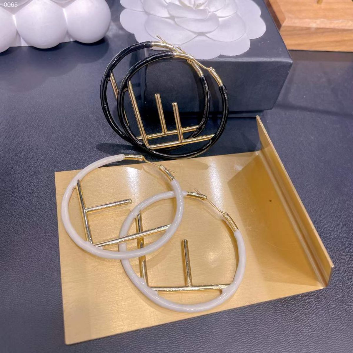 18K Gold White Enamel Anti Tarnish Hoop Earring For Women