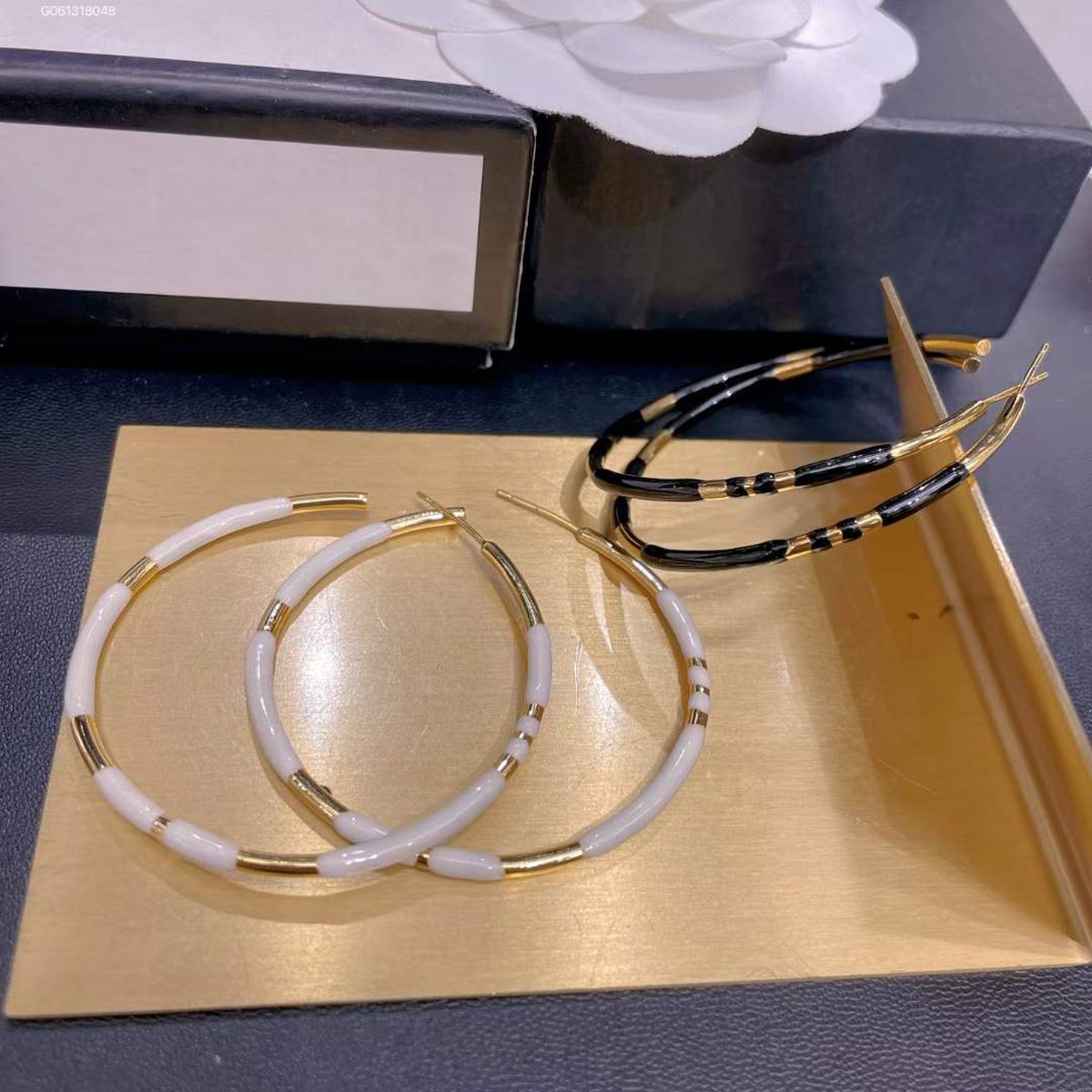 Simple 18K Gold White Enamel Anti Tarnish Hoop Earring For Women