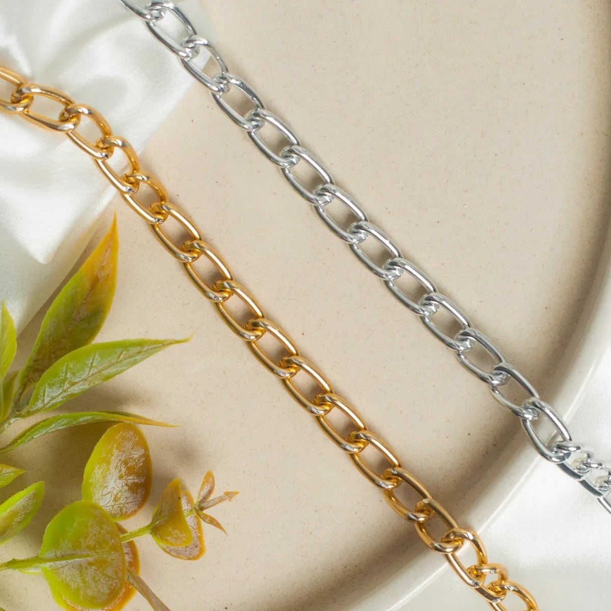 Aluminium Size 8 Mm Width 1 Meter Chain Women