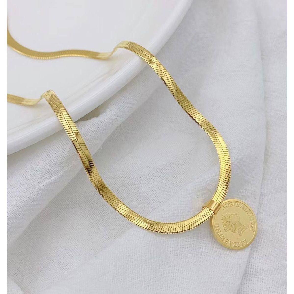 Coin Ginni Medallion 18K Gold Stainless Steel Snake Pendant Chain Neck