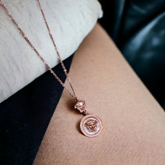 Medusa White 18K Rose Gold Mother Of Pearl Anti Tarnish Stainless Steel Necklace Chain For Women
