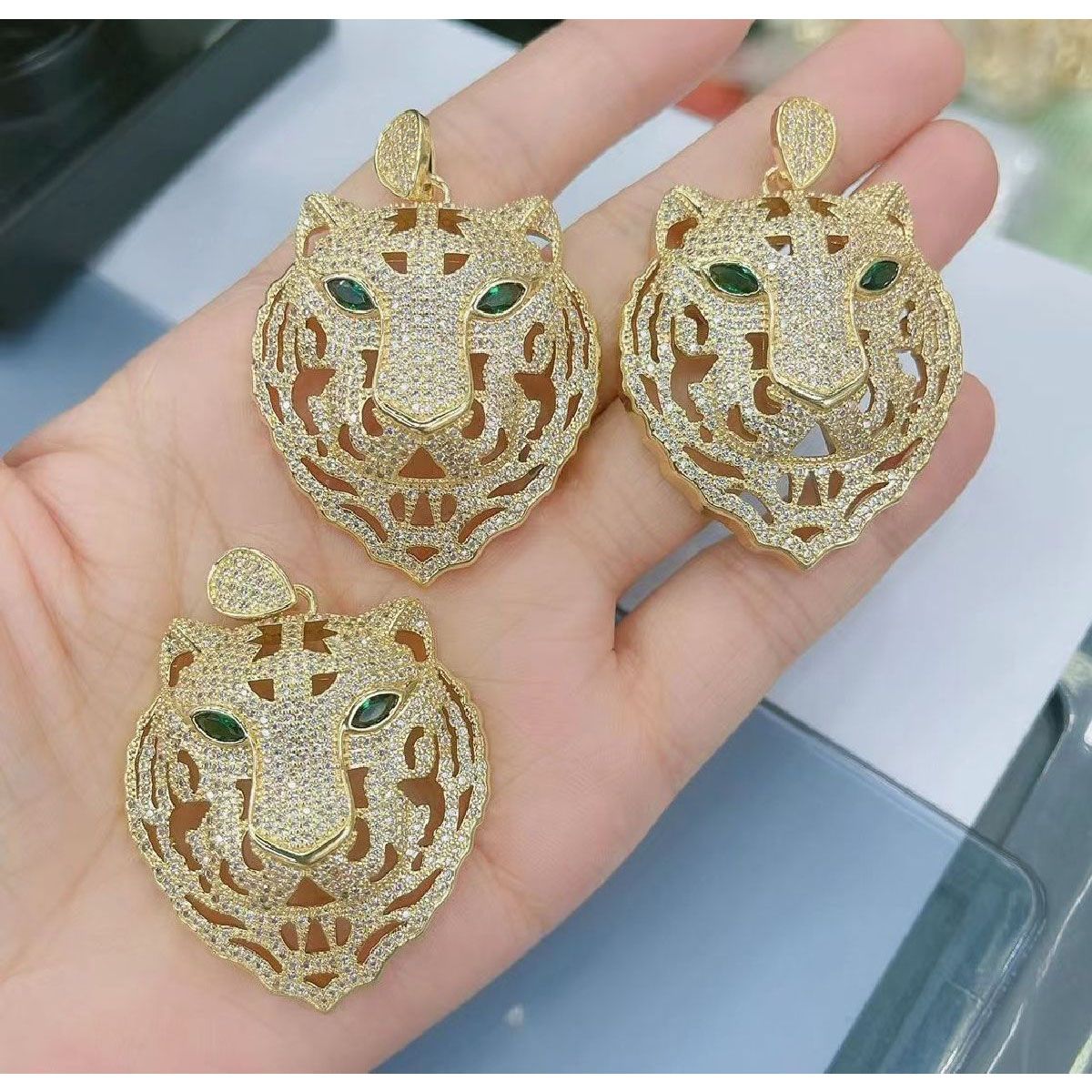 Large Tiger Green Eye Cubic Zirconia 18K Gold Pendant Chain