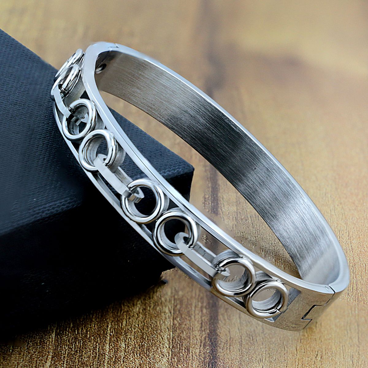 Stylish Italian 316L Stainless Steel Openable Kada Bracelet Men