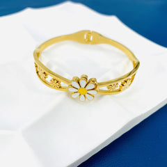 Daisy Flower Enamel White 18K Gold Anti Tarnish Openable Kada Bracelet For Women