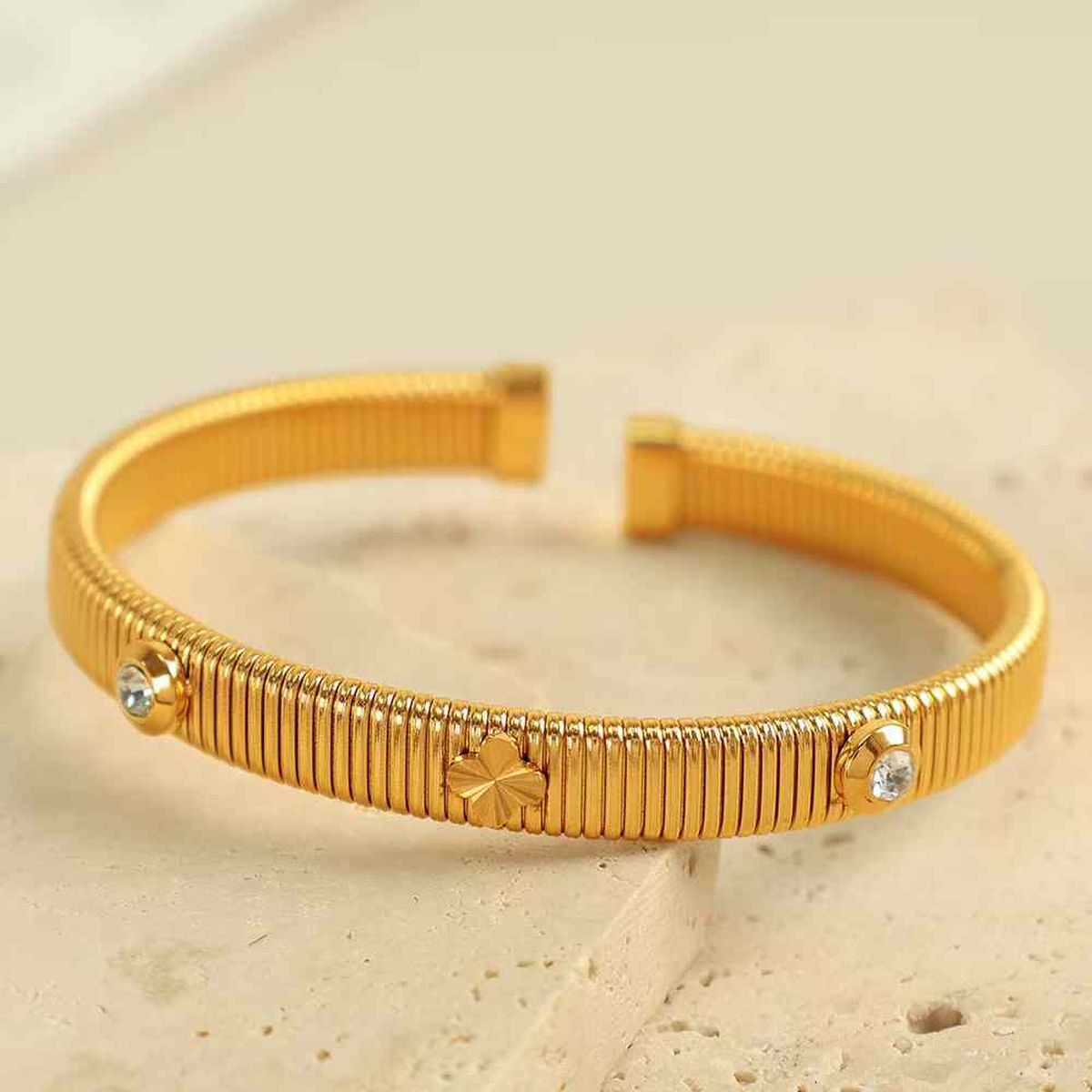 Clover Flower Cubic Zirconia 18K Gold Anti Tarnish Snake Cuff Kada Bracelet For Women