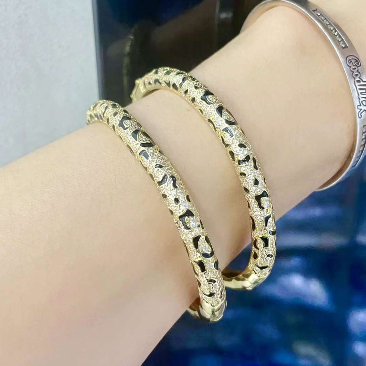 Tiger Stripe Enamel 18K Gold Black Anti Tarnish Openable Kada Bracelet For Women