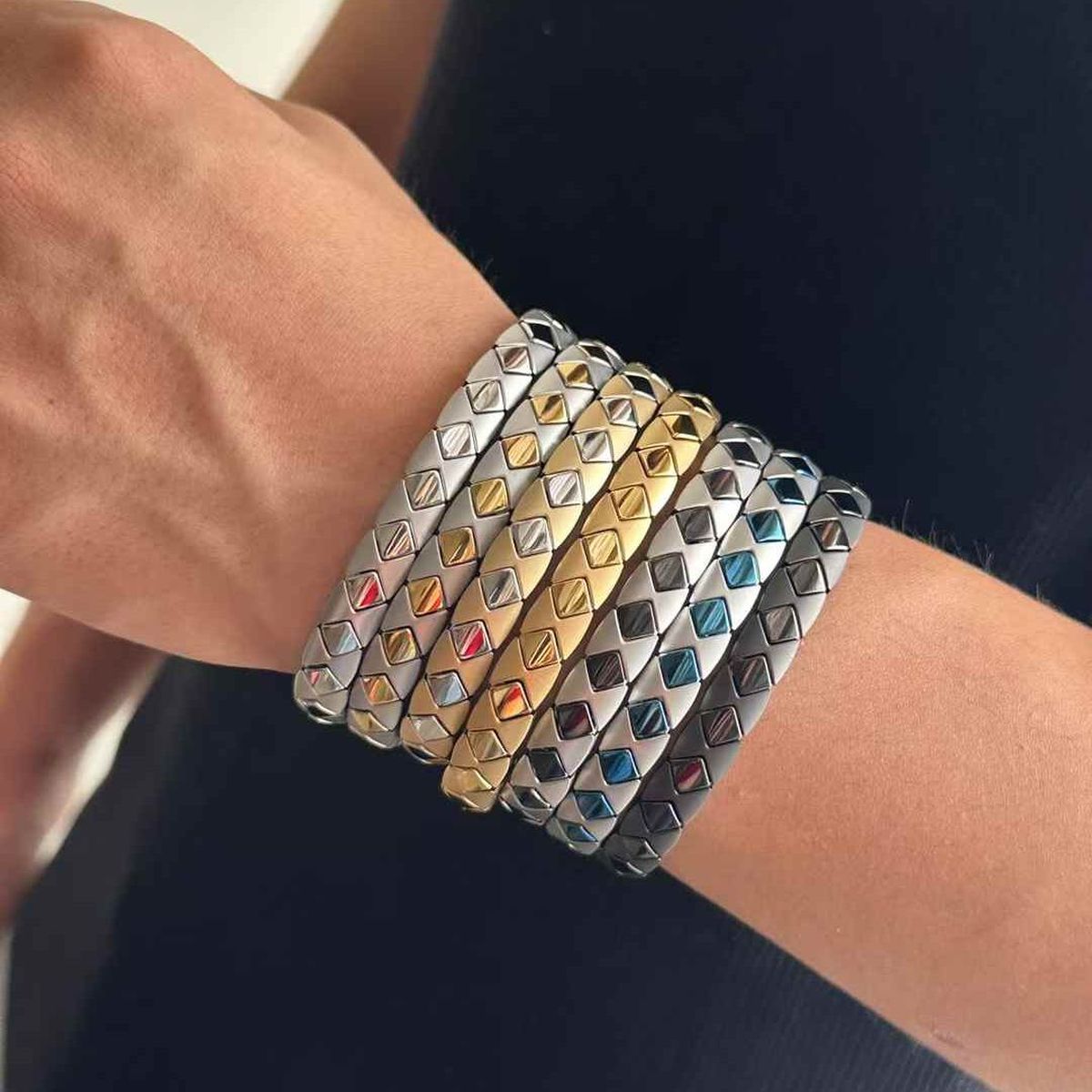 Square Shape On Surface Black Stainless Steel Anti Tarnish Stackable Bracelet For Men