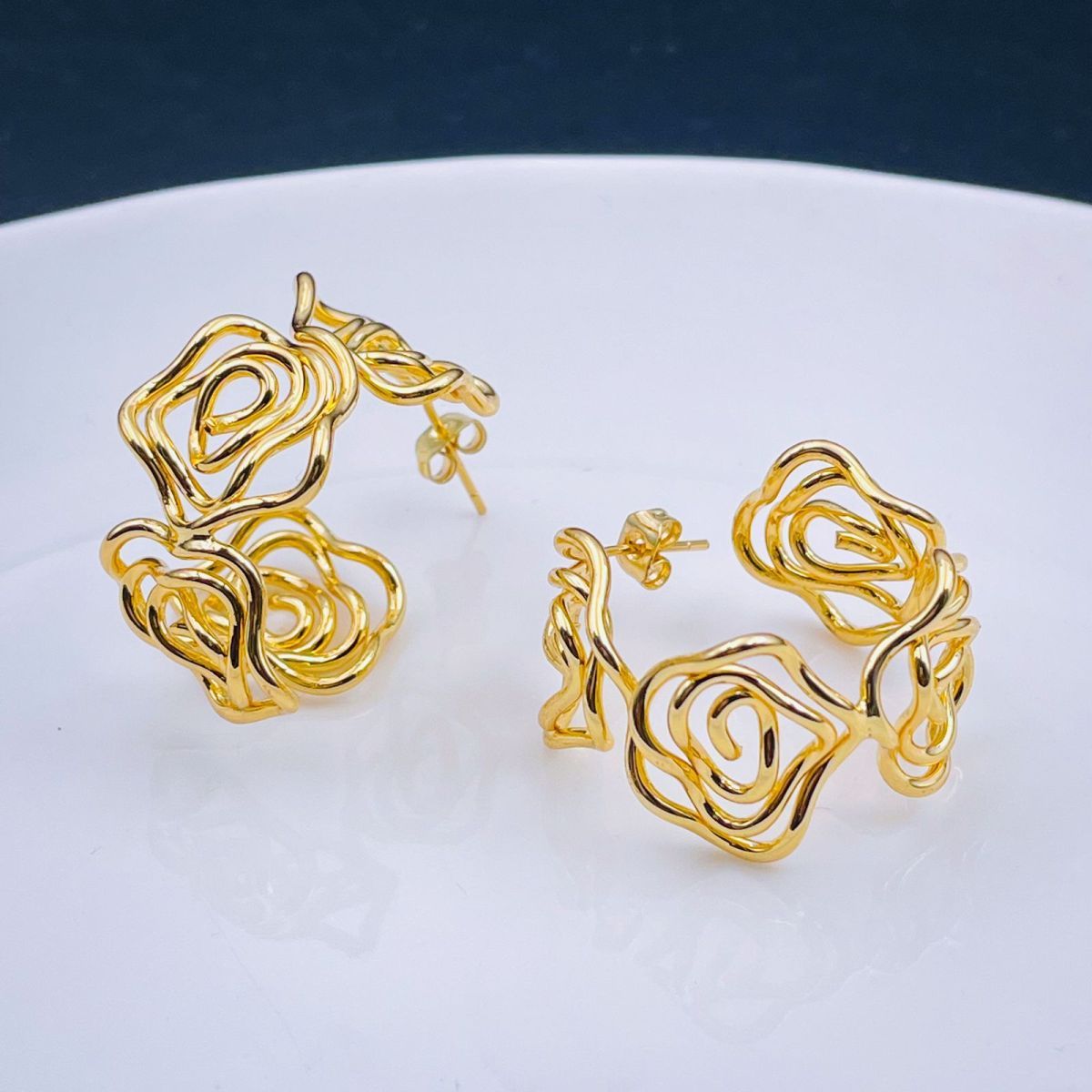 Curly Rose Twisted Copper 18K Gold Hoop Earring for Women