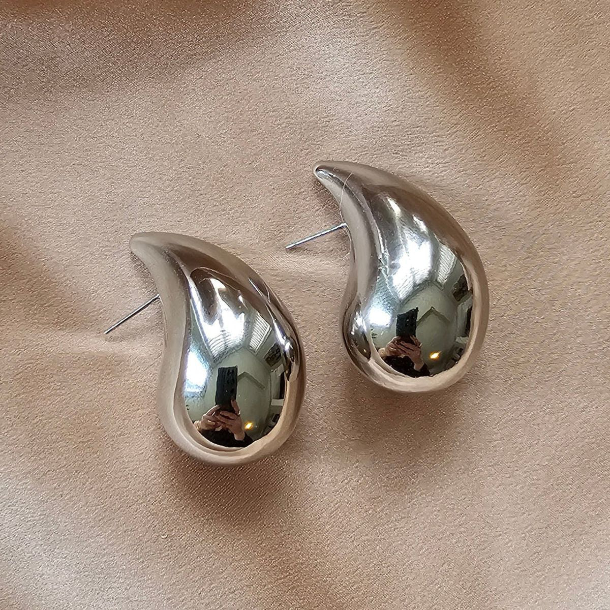 Tear Drop 18K Gold Anti Tarnish Stud Earring For Women