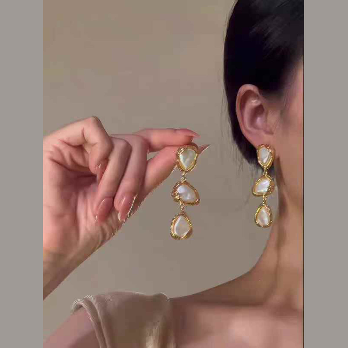 Drop Mother Of Pearl White 18K Gold Anti Tarnish Dangler Earring