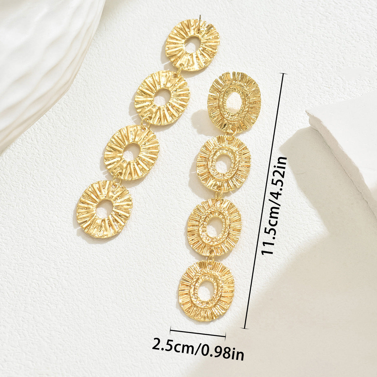 Beaten Finish Round Link 18K Gold Tassel Dangler Earring For Women