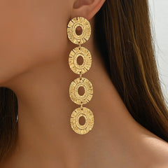 Beaten Finish Round Link 18K Gold Tassel Dangler Earring For Women