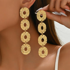 Beaten Finish Round Link 18K Gold Tassel Dangler Earring For Women