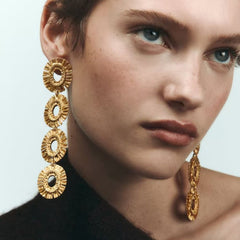 Beaten Finish Round Link 18K Gold Tassel Dangler Earring For Women