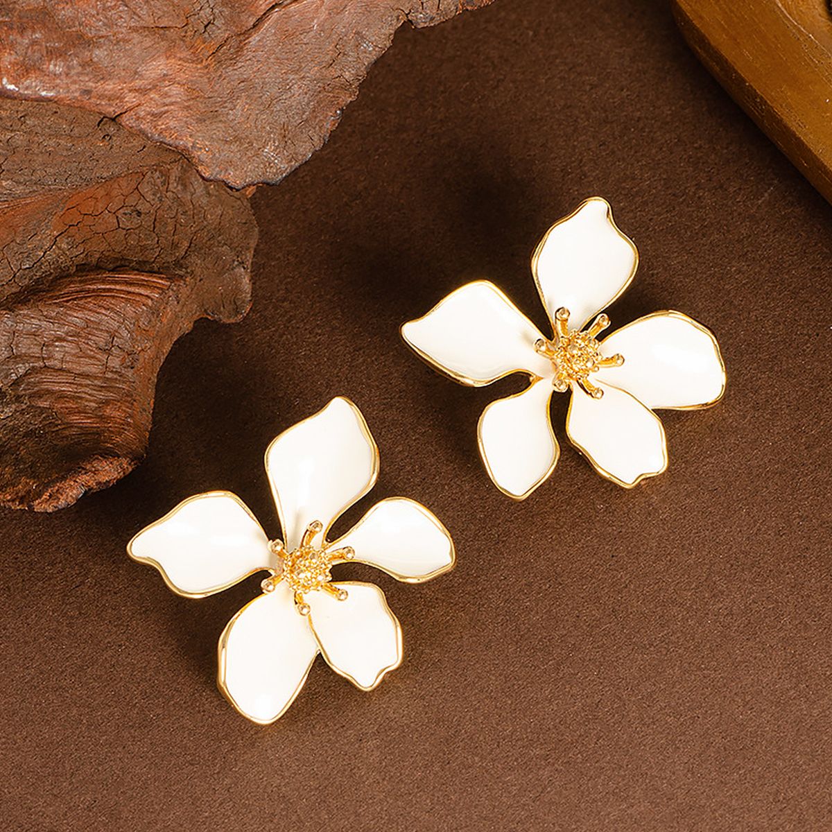 Flower Enamel 18K Gold White Anti Tarnish Stud Earring For Women