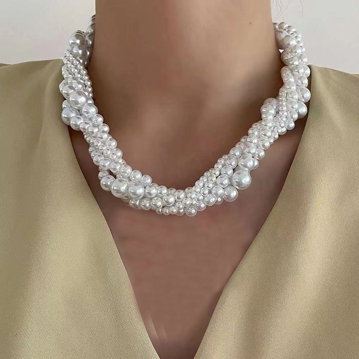 Different Size Pearl White 18K Gold Anti Tarnish Necklace For Women