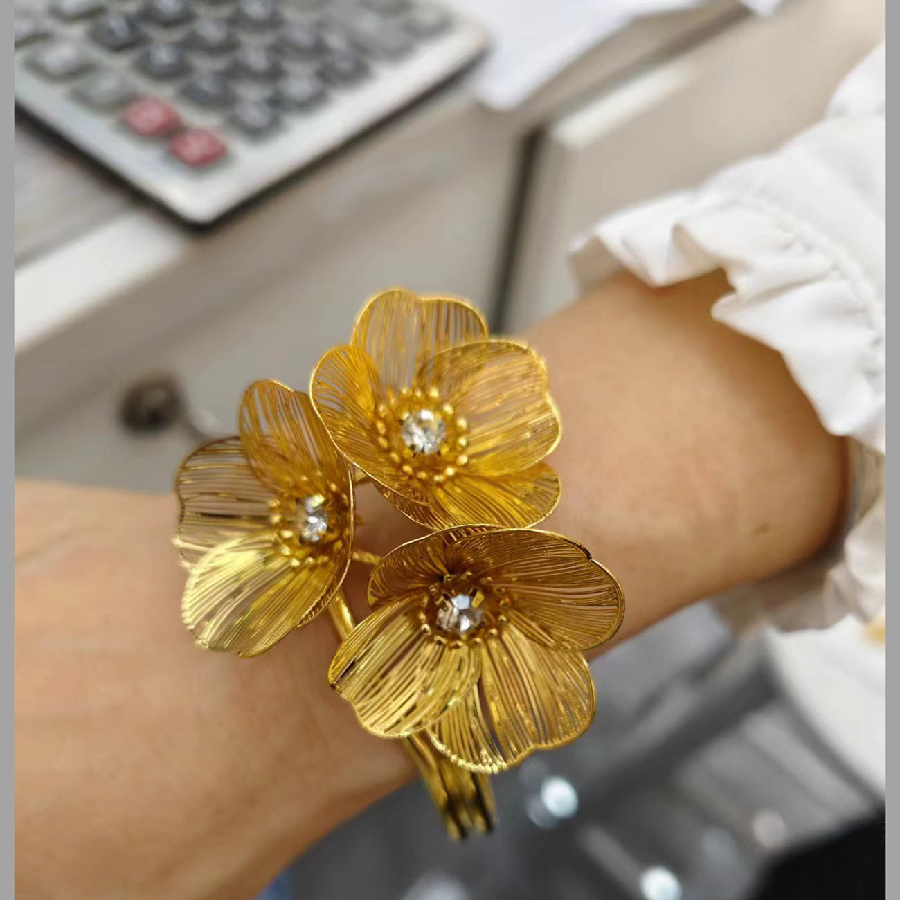 Light Weight Filigree Flower 18K Gold Cubic Zirconia Anti Tarnish