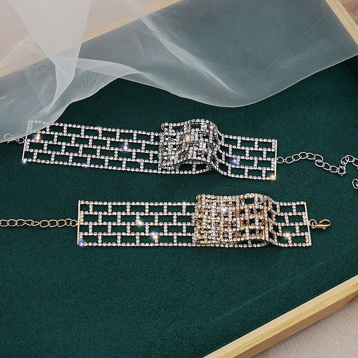 Solitaire Wall View Rhinestone Silver Anti Tarnish Necklace For Women