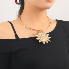 Star Sun Face 18K Gold Hasli Collar Necklace For Women
