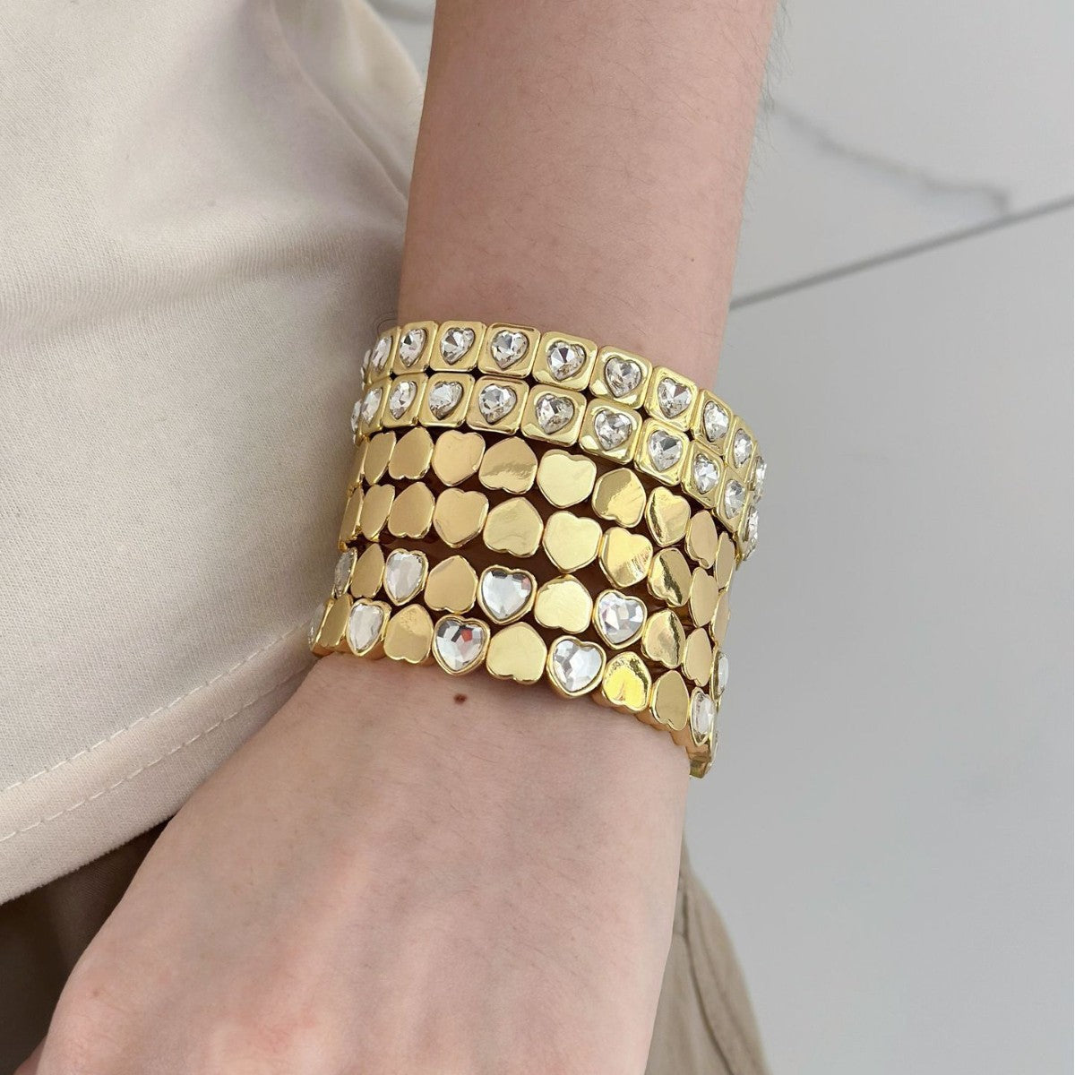 Heart Stretchable Gold Plated CZ Anti Tarnish Brass Bracelet For Women