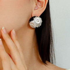 White Black Flower Gold Anti Tarnish Copper Stud Earrings For Women