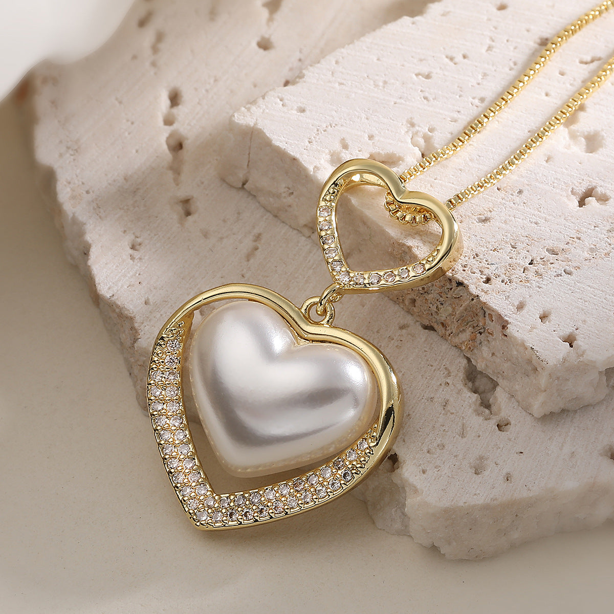 White Heart Gold Pearl Stainless Steel Pendant Chain For Women