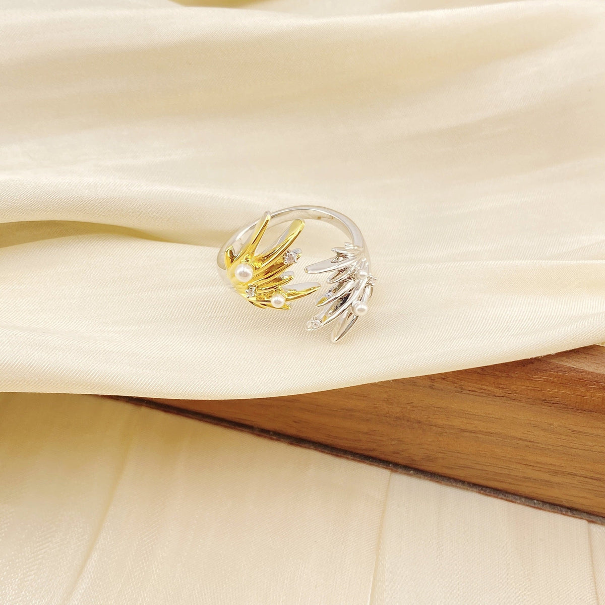 Two Tone Pointy Pearl 18K Gold Silver Adjustable Ring For Women