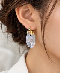 Elegant Gold Plated Transparent Resin Sculptural Fan Copper Hoop Earrings 