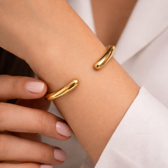 Waterdrop Gold Plated Plain Anti Tarnish Stainless Steel Cuff & Kada
