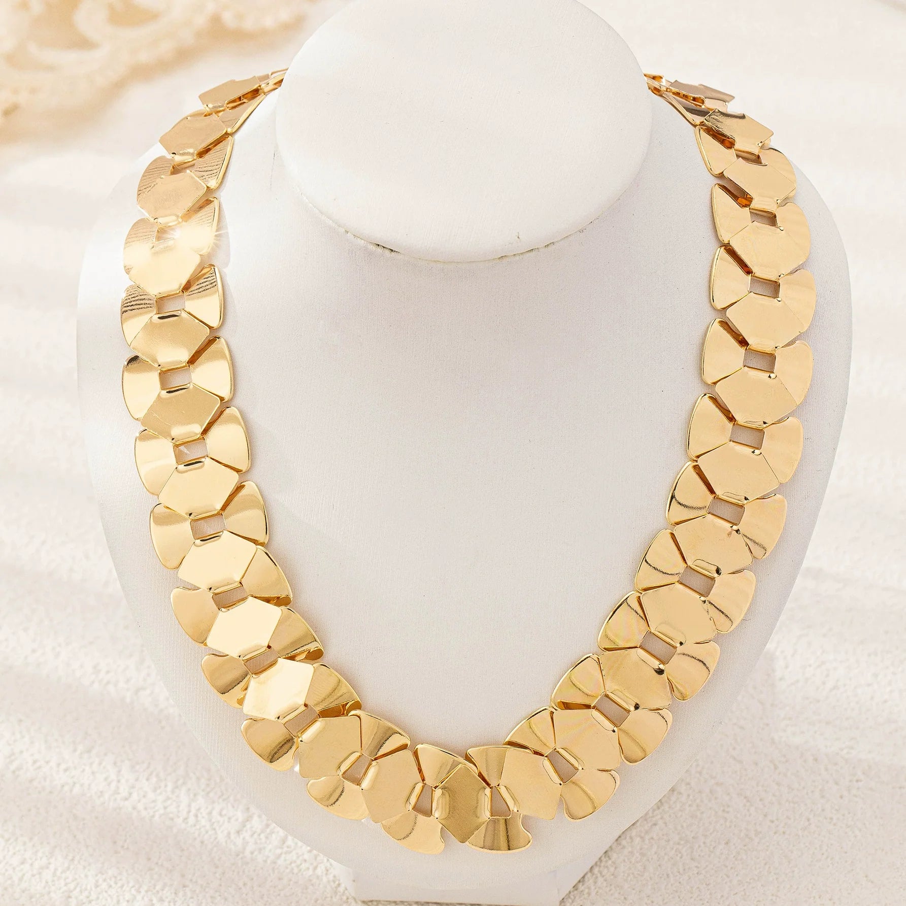 Links Gold Plated Plain Alloy Necklace For Women